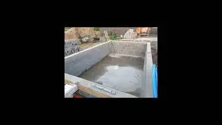 r&eacute;alisation d' une piscine et pose du liner blind&eacute;  souder sur place en famille 😊