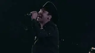 Alfredo Olivas y Edén Muñóz emocionan con “Regalo de Dios” en la Plaza México junto a Julión Álvarez