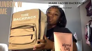 Unboxing the Mark Jacobs BackPack. Is it too small? Does it match my uniform? 🤷🏽&zwj;♀️
