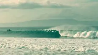 Surfing  adventures - Ylia Callan