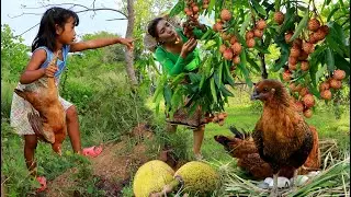 Top 2 survival videos- Mother catch and cook chicken for lunch with daughter eating delicious