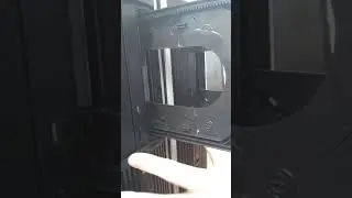 How to open and close a disc tray