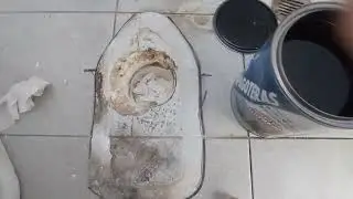 filtración de agua en techo del WC