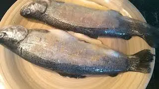 Форель жарю на сковороде до хрустящей корочки с манной крупой, получается невероятно вкусно и сочно💯