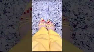 Beautiful toes color in a yellow high heels