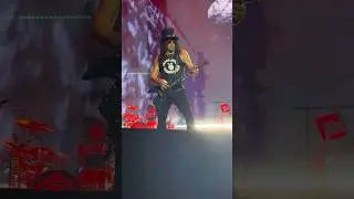 Guns N&rsquo; Roses Istanbul 2025 &ndash; Slash Intro &ldquo;Chinese Democracy&rdquo; (Short #12 | by @AlicanVibe )