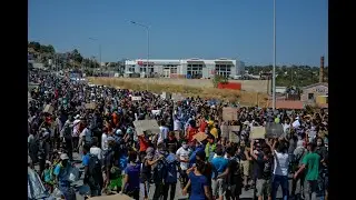 Moria, Lesbos: 2.000 migrants protest with just one plea. Freedom (Azadi)