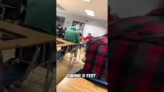 Он отключил гарнитуру своего друга 👀
