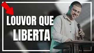 M&Atilde;OS E P&Eacute;S LIVRES: O poder da adora&ccedil;&atilde;o no meio da dor.