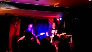 Revellers - Front and centre live Melbourne