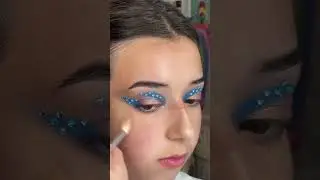 Editorial makeup 💙#makeup #makeuptutorial #shorts #maquillaje #editorialmakeup