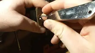 (1122) picking a master 140 with a lock pick Jack knife