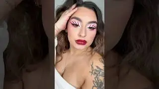 Candy Cane Makeup 🤍❤️🤍 #christmasmakeuptutorial #candycane #makeuptutorial #makeupshorts