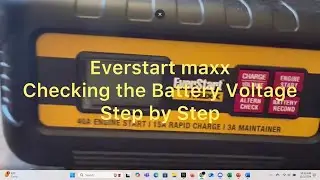 Быстрое зарядное устройство для автомобильного аккумулятора EverStart maxx 15 A — проверка напряж...