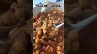 Guiso de oreja con garbanzos, una aut&eacute;ntica delicia y una gran fuente de colageno.