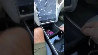 Установка консоли с Tesla model 3 в Тesla model S