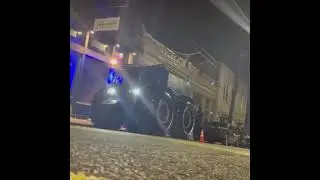 WSHH: How #2Chainz pulled up to his restaurant! 👀🔥 @2chainz