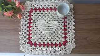 Sousplast Coração quadrado em crochê #crochet #artesanato #crochetando