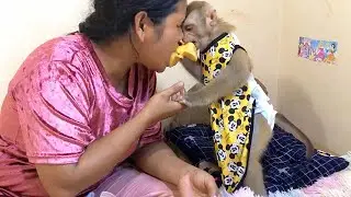 Jason So Sweet Lovely Attitude Eating Fruit Playful With Mom