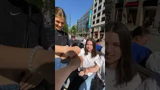 Fist bump 👊🏻🎁