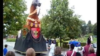 Ducasse Ath 2010 : Le Cheval Bayard danse pour le Home