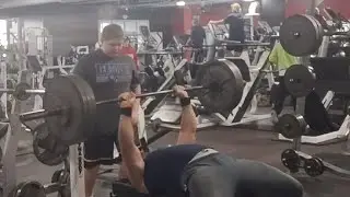 Showing my 12 year old son proper bench press form 💪🔥. #subscribe #motivation #benchpress #strong 