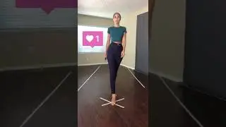 LEARN HOW TO RUNWAY WALK #shorts #fashion #runwaywalk