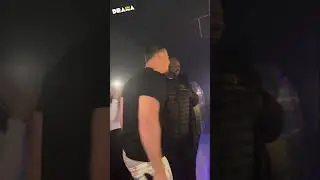 L'entr&eacute;e tonitruante d'AD Laurent en showcase ! 😱