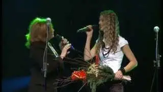 Anita Kralj & Tereza Kesovija - Angeli živijo / Pronađi put (A cappella) (MGNZ 2012)