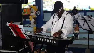 TIRSO DUARTE EN EL PIANO aniversario dia 5 de octubre del 2013