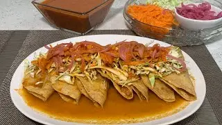 Tacos dorados de camarón, salsa más consomé !
