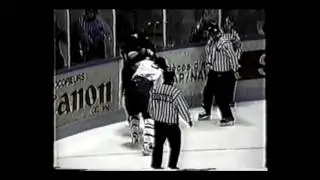 Jonathan L&eacute;vesque vs Peter Worrell LHJMQ 17 01 97