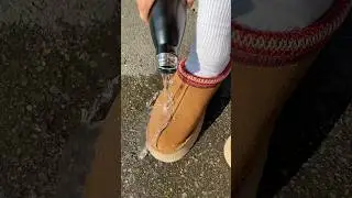 Get ready for winter with our protector spray 👀 🥶#uggboots #howtowaterproofuggs #suedeprotector