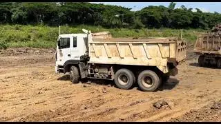 VOLVO EC480 Power Extrem Mud Excavation White Hyundia Dump Truck .