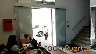 Puerta Cristal Autom&aacute;tica - Apertura lector c&oacute;digo barras, LIMA - PERU