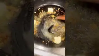 Паста с курицей, чесноком, пармезаном и сливками