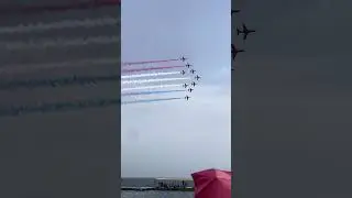 Color Trail Perfection &ndash; 9 Jets in Sync