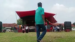 Nonton Sandiwara Dwi Warna