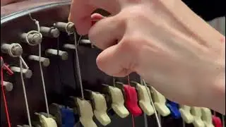 Tuto: comment monter une corde en métal sur la harpe?