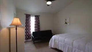 Vacation Rental Tampa Family Vacation! 15 min from Major Attractions! 2 Bedroom 1.5 Bath Sleeps 8