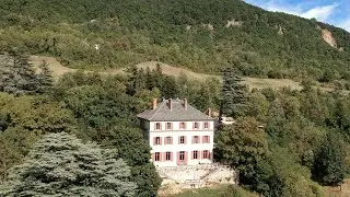A film offering a glimpse into the bespoke experience of IFS retreats at Domaine Lescure, France.