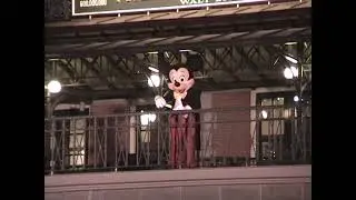 Mickey Mouse Goodbye - Magic Kingdom, Walt Disney World 11-22-2003