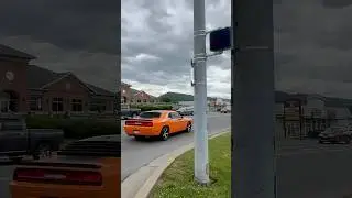 Dodge challenger RT accelerate leaving a car meet 🔥👍