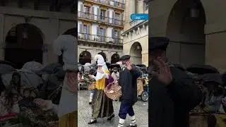 Olentzero eta Mari Domingi, Plaza Berrira iristen
