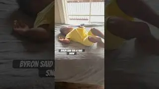 Байрон сказал, что это искусственный снег.