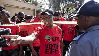 S. Africa: Hundreds march to presidential residence to demand Ramaphosa's resignation