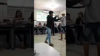 Teatro na escola (agora voc&ecirc; vai ver o sol nascer quadrado) &uacute;ltima parte... #escola #humor #memes