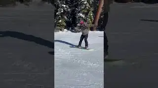 Mobbin the groomers🏂🚀 #snowboarding #snowboardinglife #ksharetv