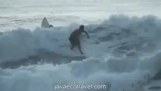 Surfing Dreamland Bali