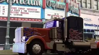 Transformers (2007), mission city battle, Optimus Prime transformation.